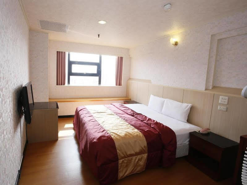 Lan Yin Tie Dao Hotel Tainan Exterior foto